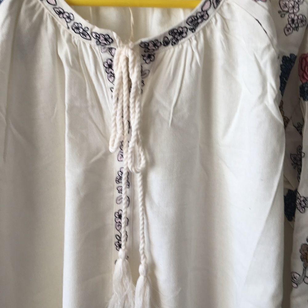 Free Generation Blouse NWT size M - Picture 3 of 6